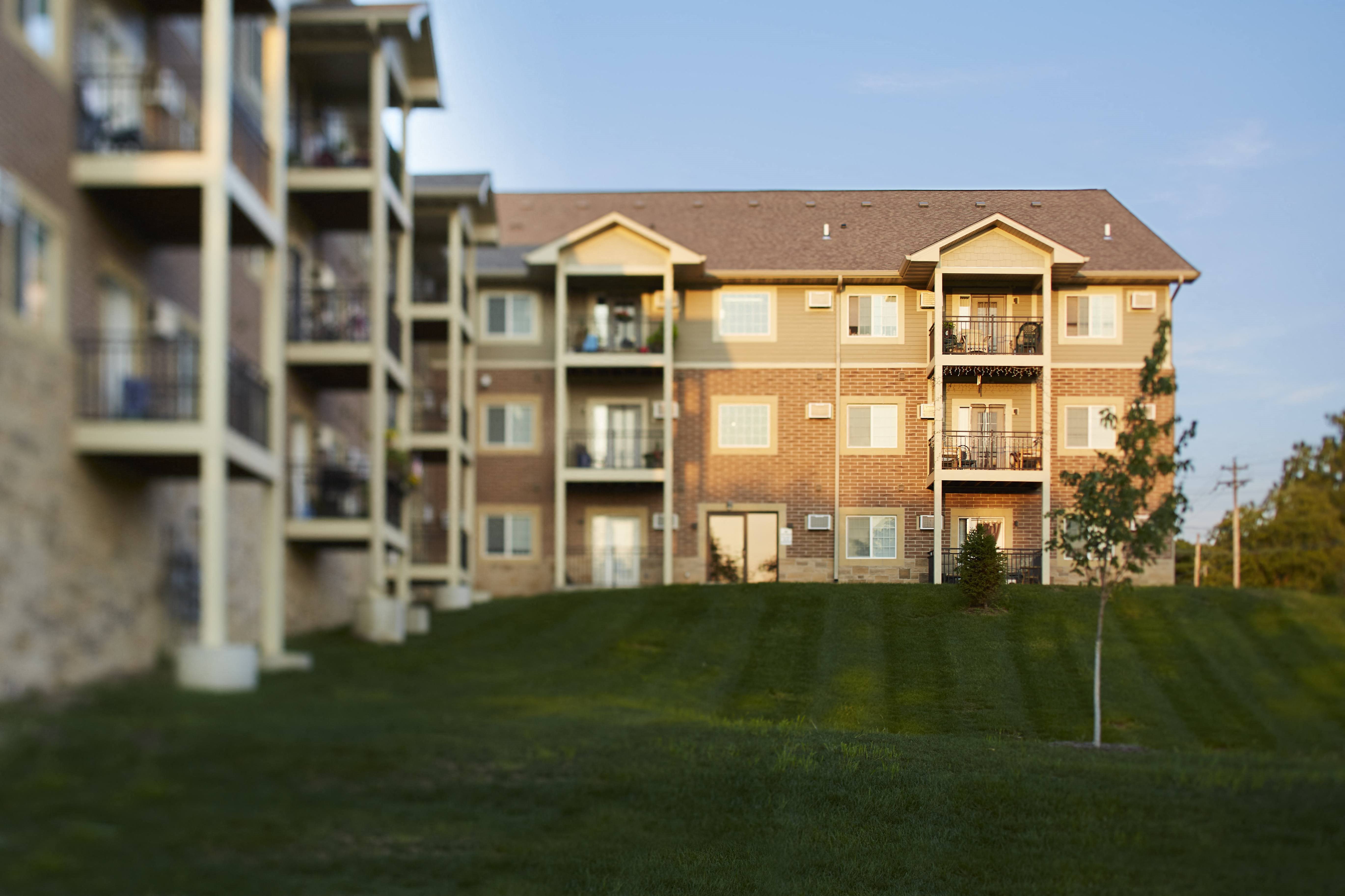 Photos and Video of Hilltop Apartments in Des Moines, IA
